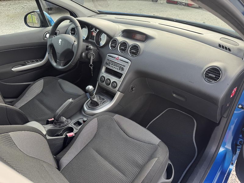 Peugeot 308 (2008) 1.6-16V,rezervace  - fotka 24 z 36