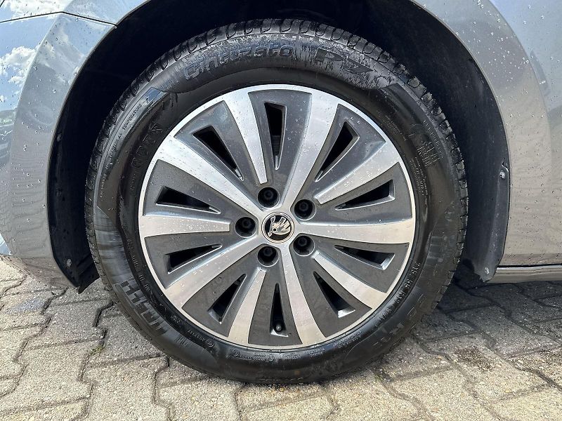 Škoda Superb (2023) Combi 2.0 TDI DSG Style - fotka 30 z 34