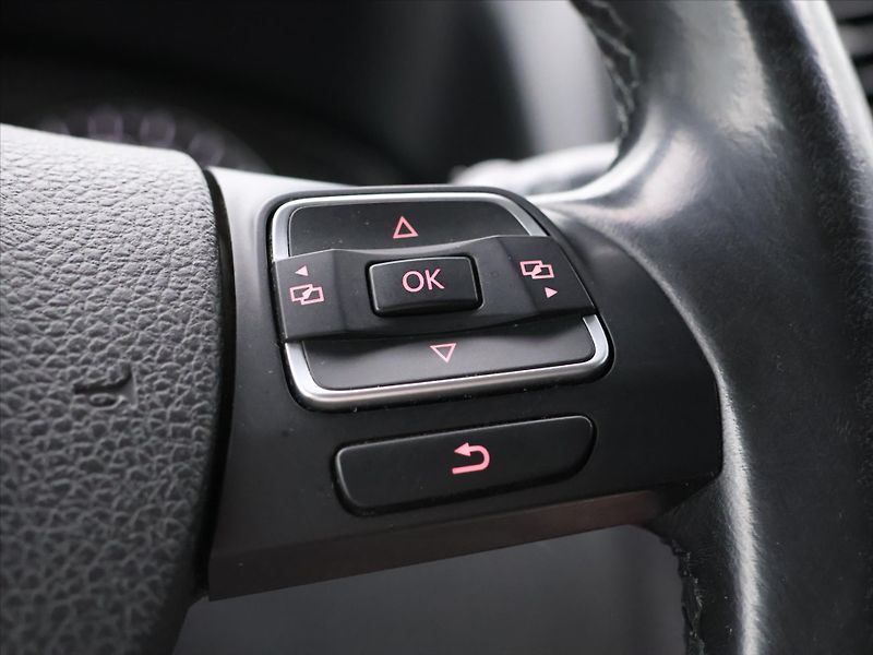 Volkswagen Multivan 2,0 TSI 150kW 4M DSG Highline - fotka 22 z 39
