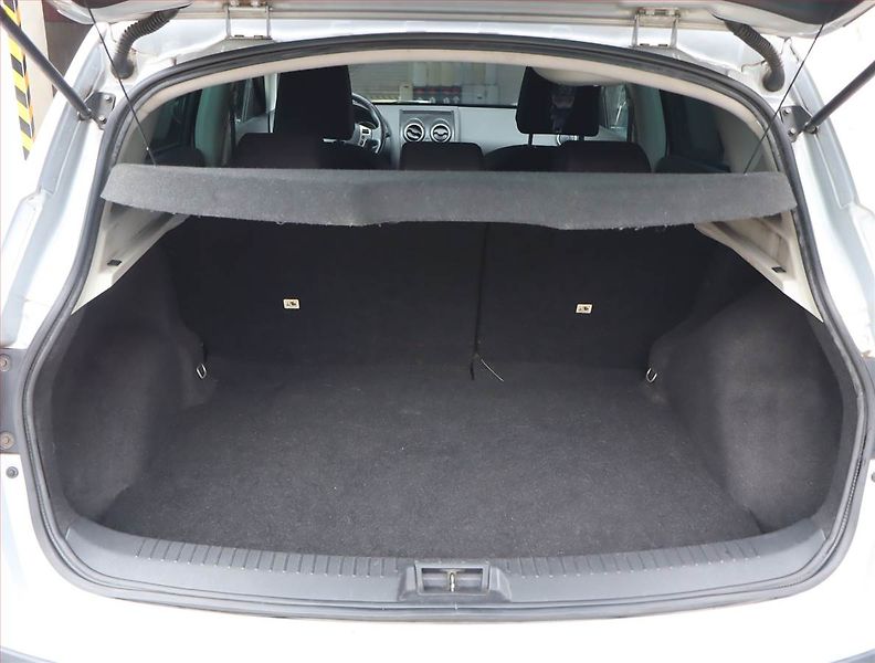 Nissan Qashqai (2009) 2.0 dCi, 4X4, Tempomat - fotka 13 z 14