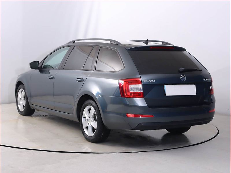 Škoda Octavia (2014) 1.6 TDI, Automat, Navi - fotka 4 z 20