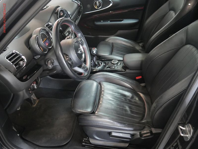 Mini Clubman (2016) 2.0 4x4, LED, panor, navi - fotka 9 z 19