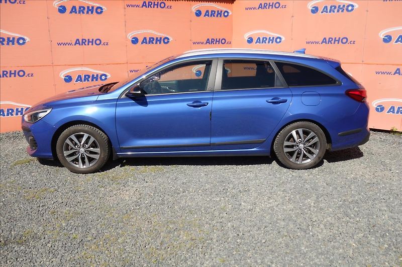 Hyundai i30 1,4 T-GDi,ČR,1 MAJ.,52TIS.KM. - fotka 4 z 44