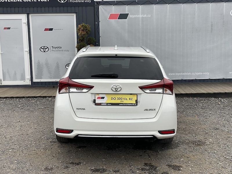 Toyota Auris 1.6i, ČR, Active, 2x kola - fotka 6 z 15