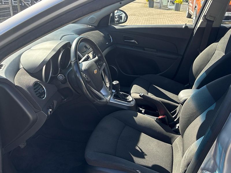 Chevrolet Cruze (2013)  1.6 LS 91kW - fotka 6 z 20