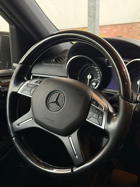 Mercedes-Benz GL (2014) 4.7 /320kW AMG paket - fotka 6 z 10