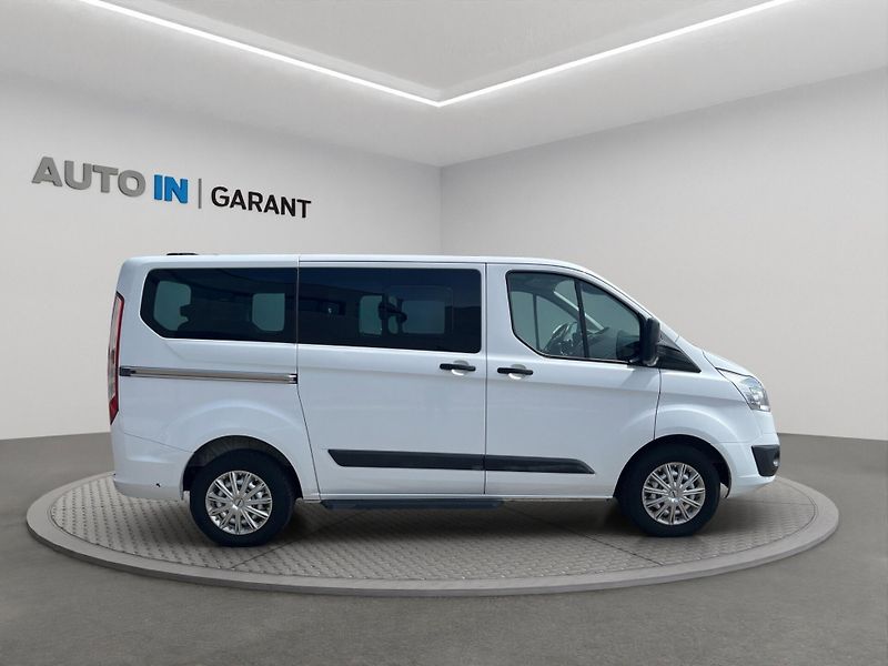 Ford Tourneo Custom (2014) L1 2.2 TDCi 114kW, Tažné - fotka 4 z 23