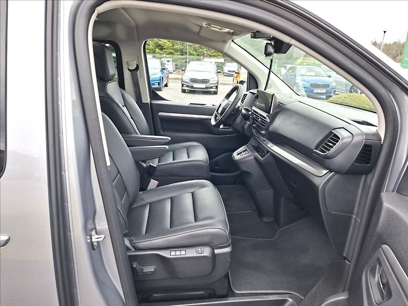Citroën SpaceTourer 2,0 BlueHDi 180 EAT8 SHINE XL - fotka 15 z 36