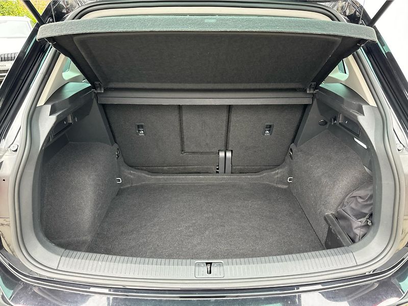 Volkswagen Tiguan 2,0 TDI 110 kW Business Premiu - fotka 17 z 22