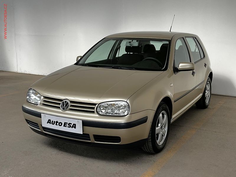 Volkswagen Golf (2002) 1.6i, Klima - fotka 3 z 11