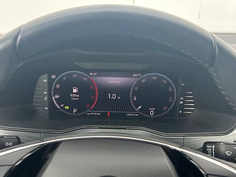 Škoda Superb Ambition 7DSG 2,0TDI - fotka 12 z 24