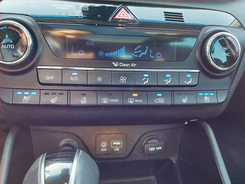 Hyundai Tucson (2015) 2.0 CRDi, 4X4, Automat, Kůže - fotka 21 z 31