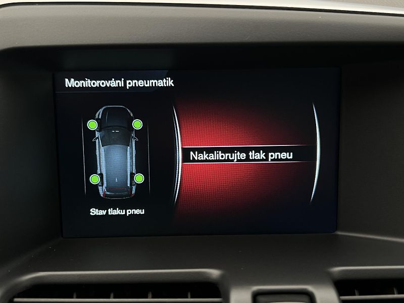 Volvo XC60 D5 AWD POLESTAR SUMMUM AUT  - fotka 31 z 38