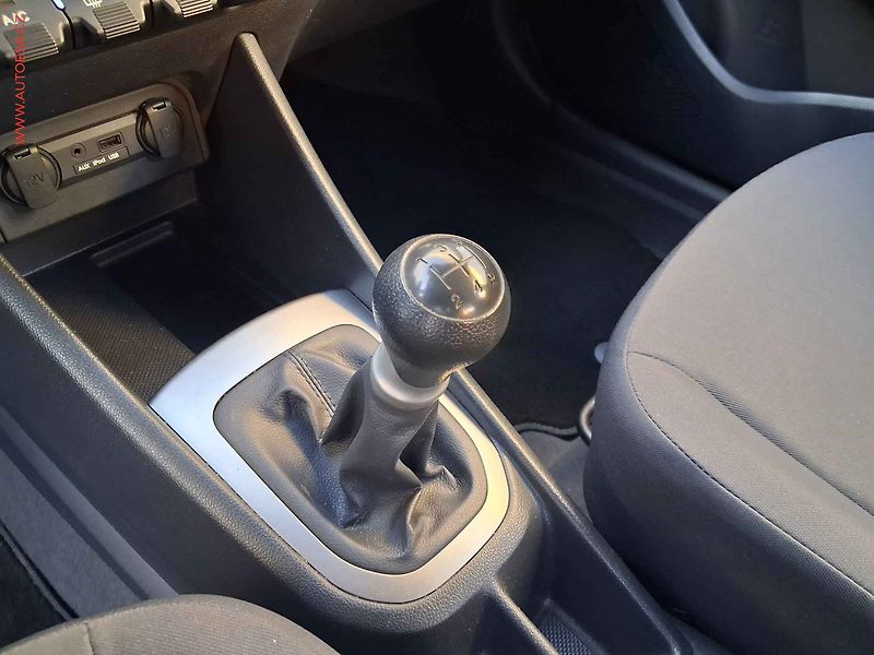 Kia Rio (2012) 1.2i, Edition, AC, +kola - fotka 16 z 17