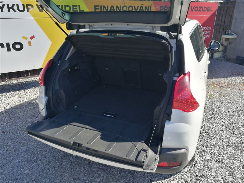 Peugeot 3008 1,6 i - fotka 15 z 19