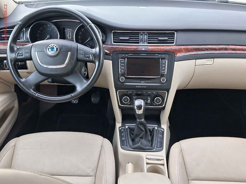 Škoda Superb (2012) 1.6TDi, Xenon - fotka 8 z 23