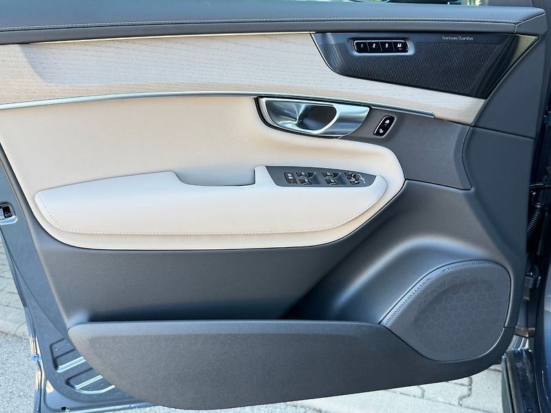 Volvo XC90 (2026) PLUS B5, kamery 360°, ventilac - fotka 7 z 22
