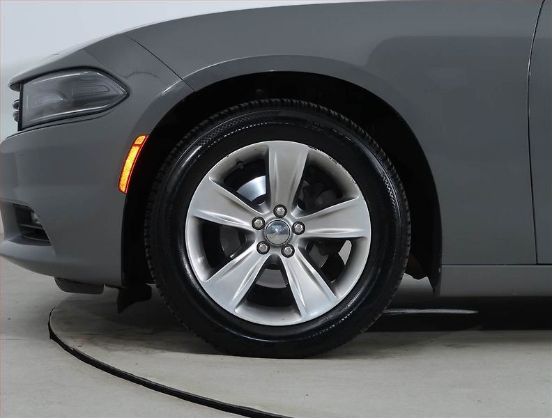 Dodge Charger (2017) 3.6 V6 - fotka 15 z 19