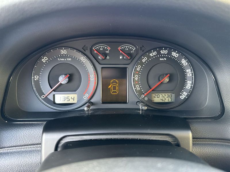 Škoda Superb (2006) 2.5 TDI TipTronic Elegance - fotka 6 z 27