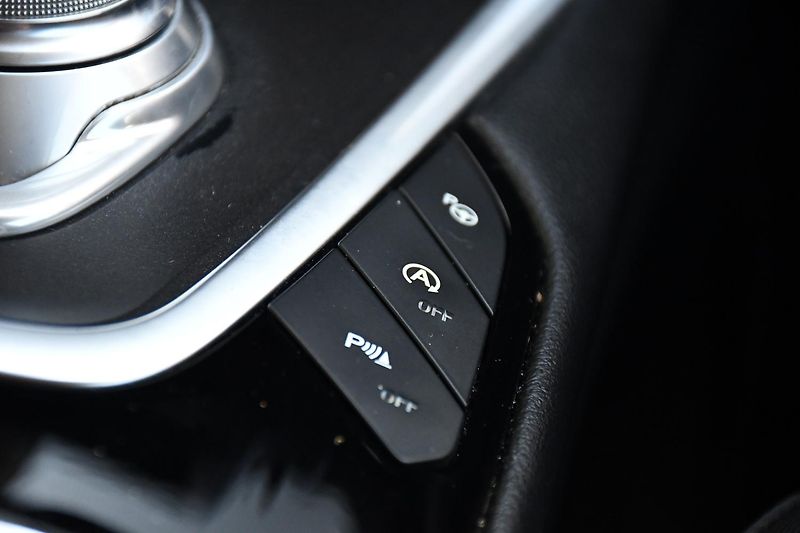 Ford S-MAX 2,0TDCi ČR 1.MAJITEL 140KW AT - fotka 35 z 53