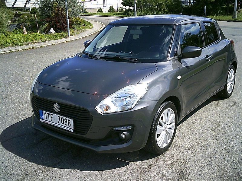 Suzuki Swift (2017) 1.2i KOUPENO ČR,1.MAJITEL - fotka 1 z 13