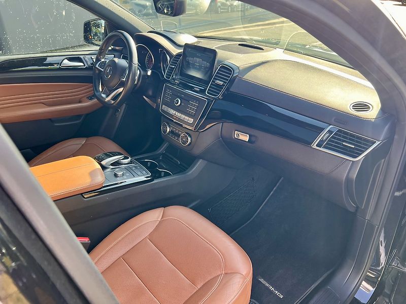 Mercedes-Benz GLE (2018) 43 AMG 4MATIC kupé - fotka 33 z 36