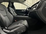 Volvo V60 (2026) B4 PLUS DARK AUT - náhled 25