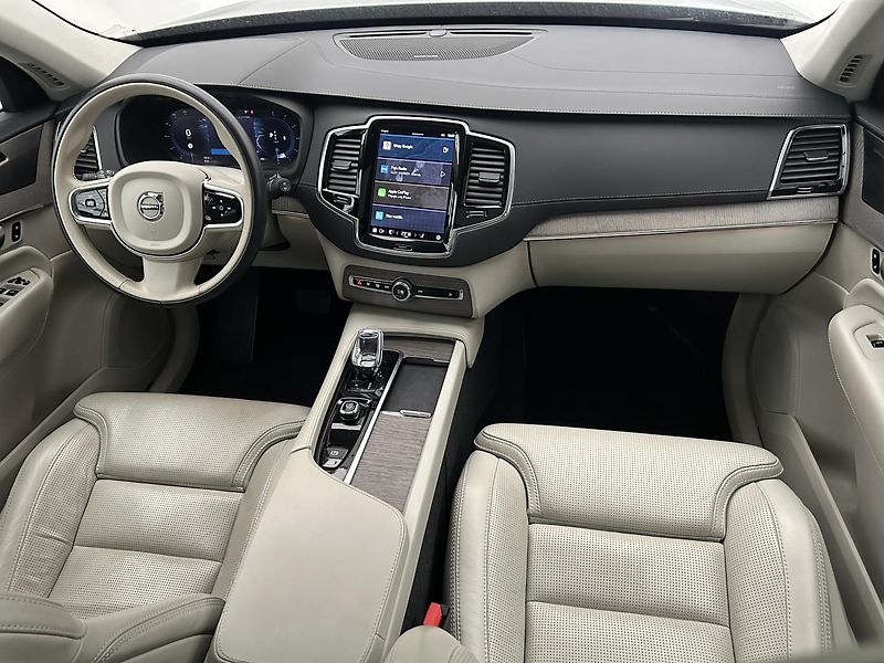 Volvo XC90 2.0 B5 4x4 ULTIMATE - fotka 15 z 30