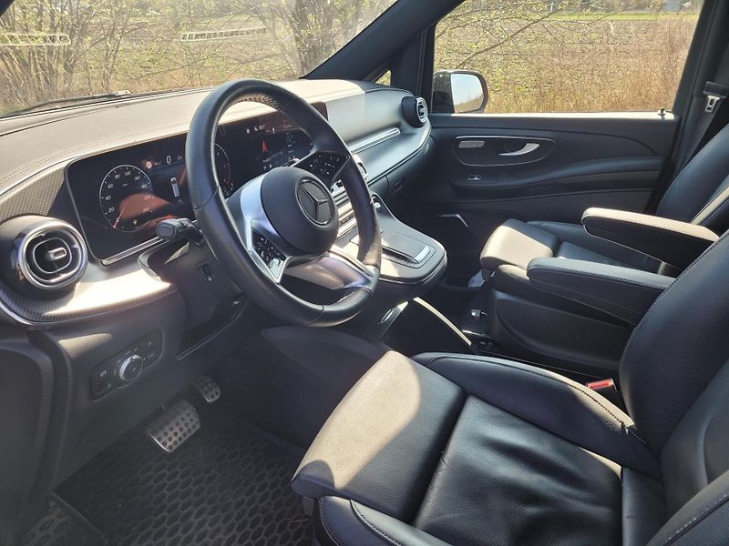 Mercedes-Benz Třídy V (2024) Typ	V 300 AV/L 4MATIC AMG - fotka 2 z 7