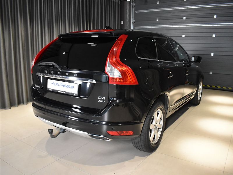 Volvo XC60 2,4 D4 SUMMUM - fotka 4 z 22