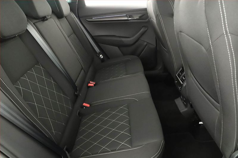Škoda Karoq (2025) 2.0 TDI, Sportline, Navigace - fotka 7 z 18