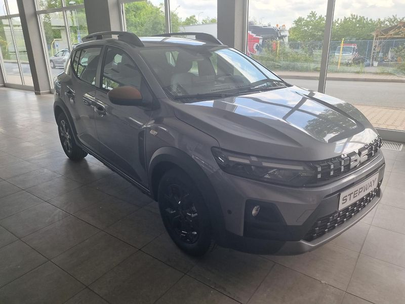 Dacia Sandero (2026) Stepway Extreme TCe 110     - fotka 2 z 8