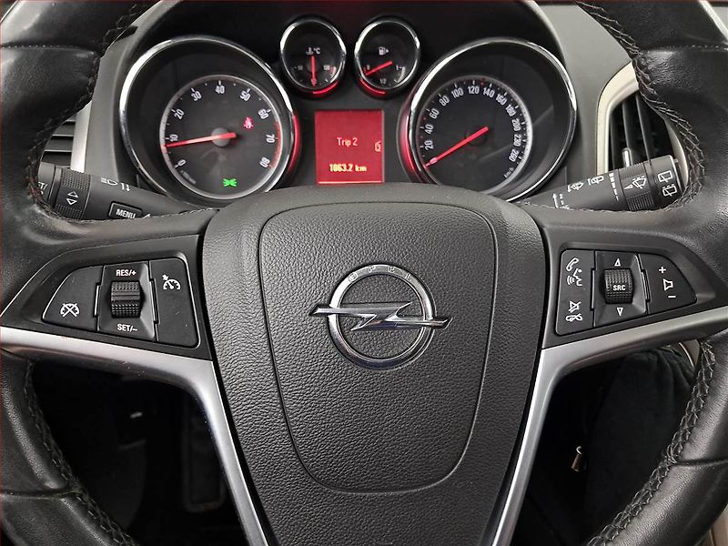 Opel Astra (2011) 1.4 T, po STK, jezdí skvěle - fotka 15 z 16