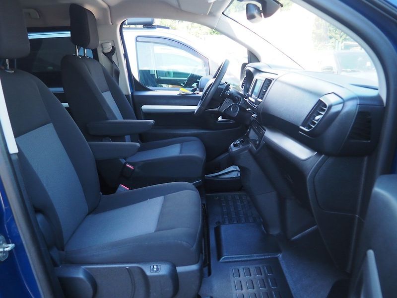 Peugeot Traveller (2018) Business 2.0 B-HDI, AT, Long - fotka 20 z 38