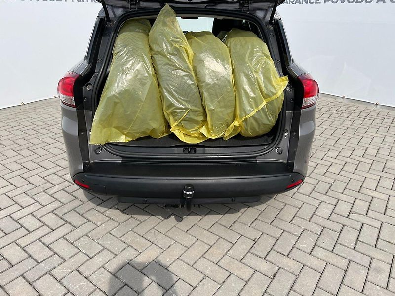 Renault Clio (2015) 1.2i 16V 54kW! Tažné! 2x kola! - fotka 9 z 26