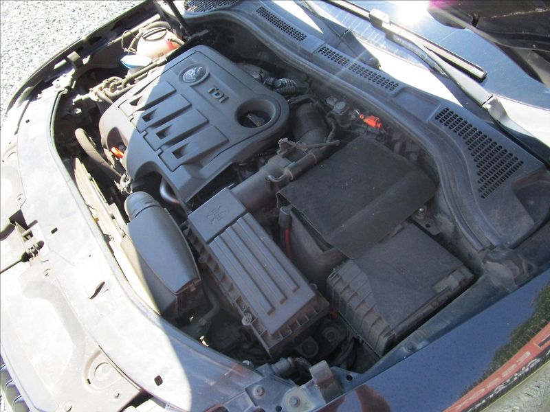 Škoda Superb Combi 2.0TDi 125kW Elegance - fotka 41 z 43