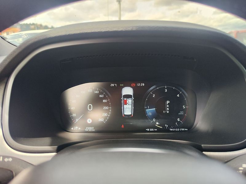 Volvo V90 D3 2.0/110kW Momentum AT - fotka 17 z 32