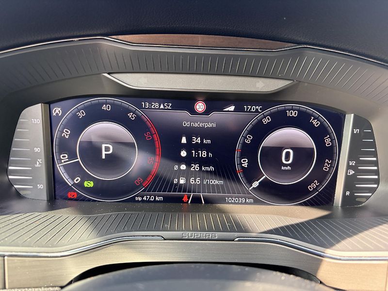 Škoda Superb 2.0TDI DSG MATRIX CANTON - fotka 28 z 59