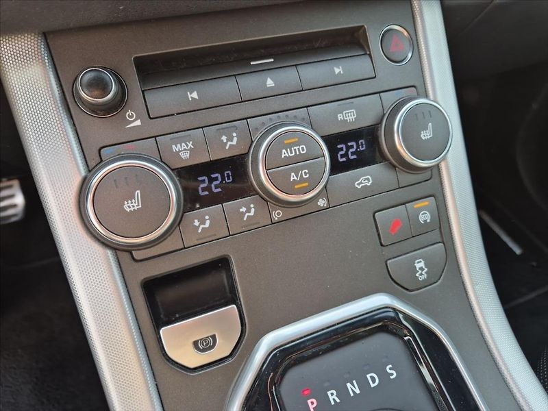 Land Rover Range Rover Evoque 2,2 SD4 DYNAMIC - fotka 17 z 20