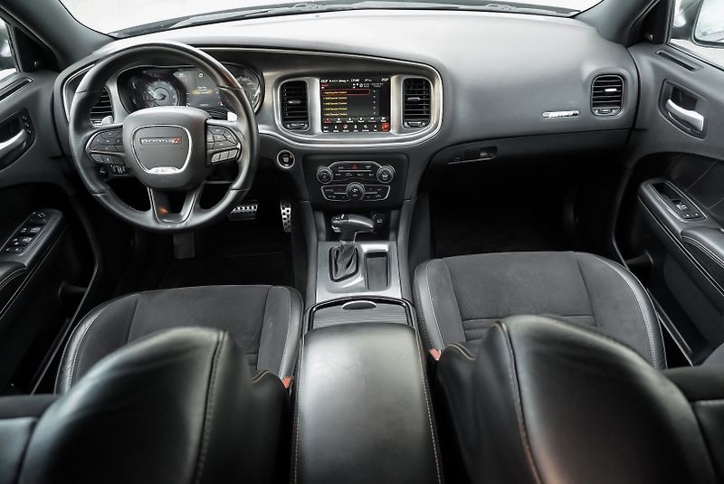 Dodge Charger 6.4 HEMI DAYTONA EDITION - fotka 14 z 34