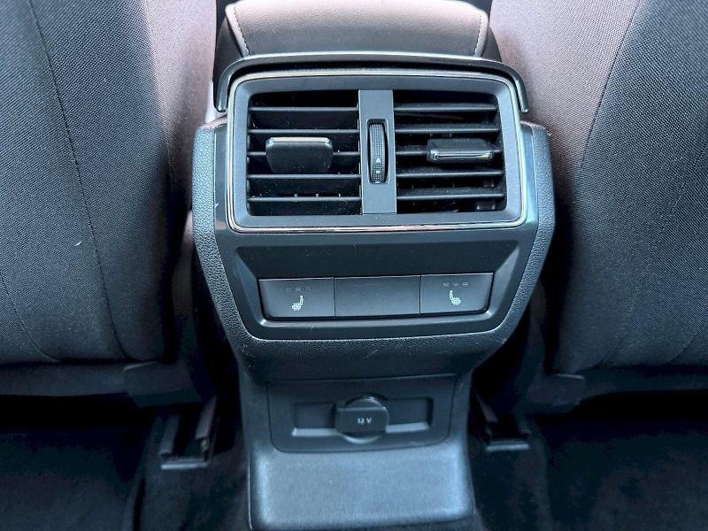Škoda Karoq (2020) 1.5 TSI 110kW Drive 125 Let - fotka 26 z 35