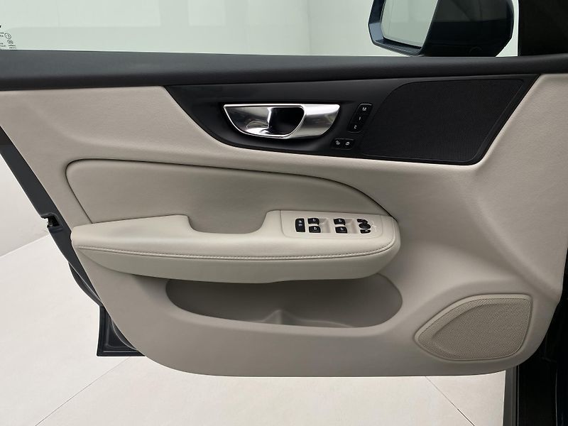 Volvo V60 CC B4 AWD BRIGHT PLUS AUT CZ - fotka 7 z 48