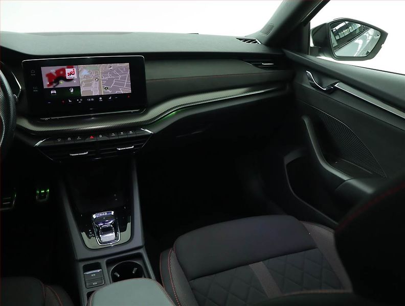 Škoda Octavia (2023) 2.0 TDI - fotka 8 z 17