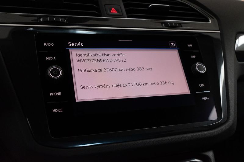 Volkswagen Tiguan 2.0TDI ACC*LED*VIRTUAL*DPH* - fotka 32 z 41