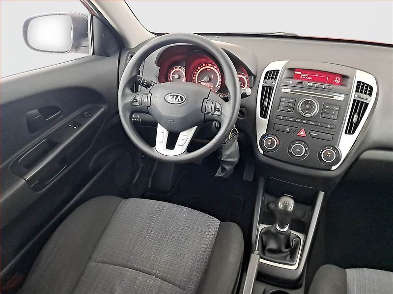 Kia Ceed (2010) 1.4 CVVT - fotka 7 z 16