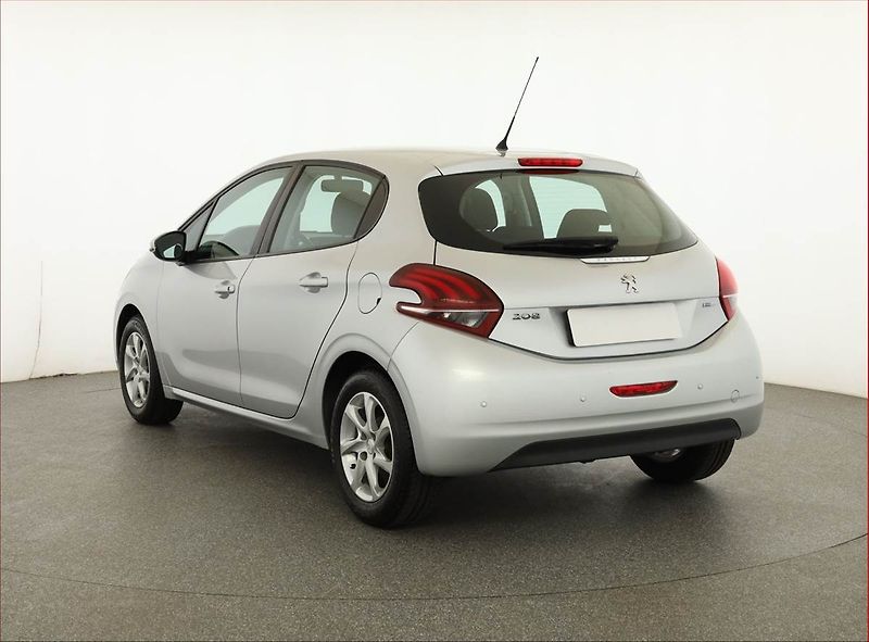 Peugeot 208 (2016) 1.2 PureTech, Serv.kniha - fotka 4 z 16