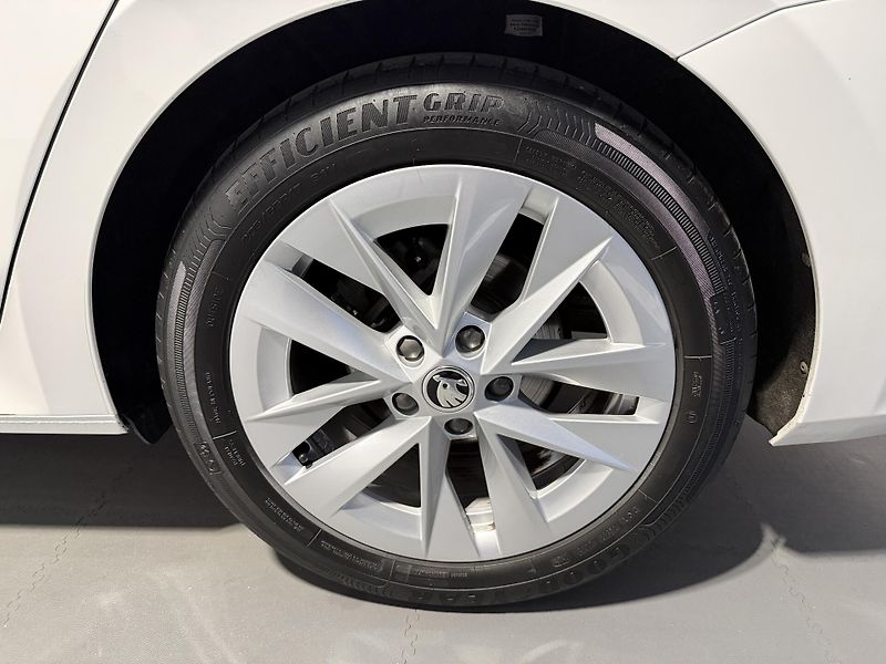 Škoda Octavia 1.5 TSI 110kW Style Combi - fotka 14 z 14