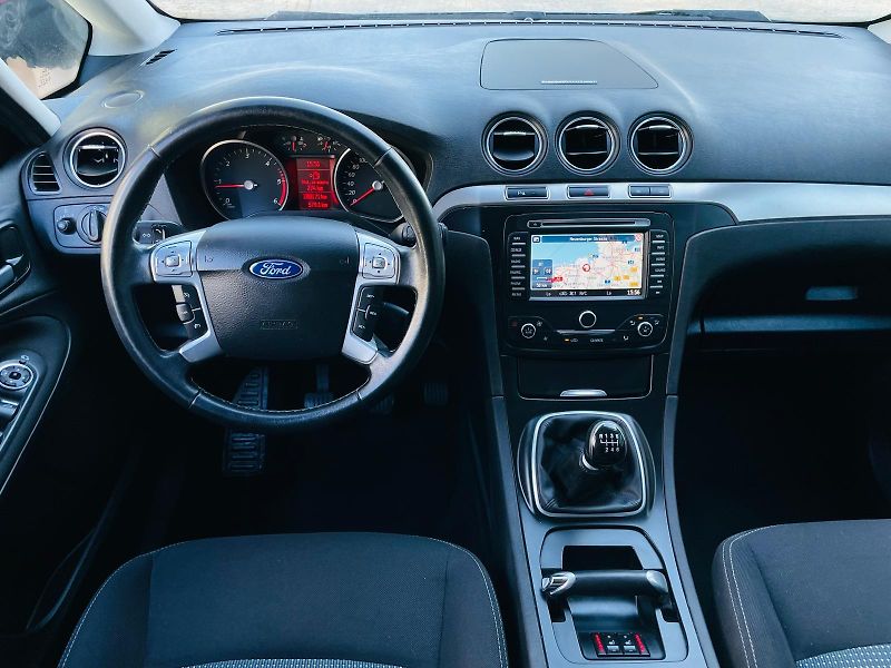 Ford Galaxy 2.0TDCi MANUÁL 7 MÍST VÝHŘEV - fotka 25 z 49
