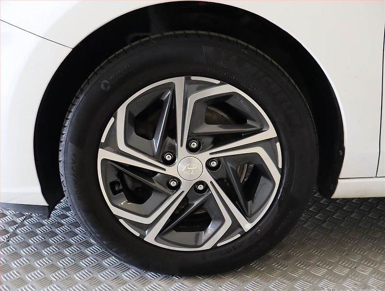 Hyundai i30 (2022) 1.5 DPI, ČR,1.maj, Serv.kniha - fotka 15 z 21