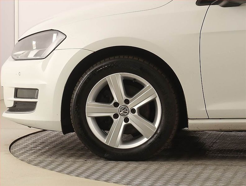Volkswagen Golf (2015) 1.6 TDI, Automat, Serv.kniha - fotka 15 z 22